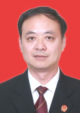 张万旺红底照片a.