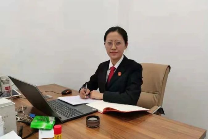董艳丽.webp